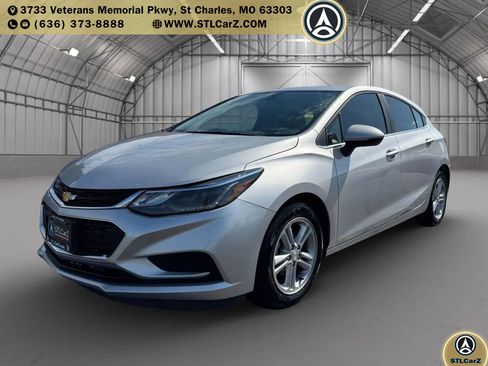 Used 2017 Chevrolet Cruze LT w/ Convenience Package image 7