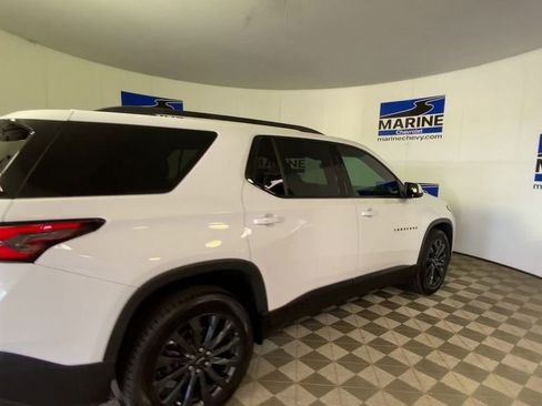 Used 2023 Chevrolet Traverse RS AWD/4WD image 2