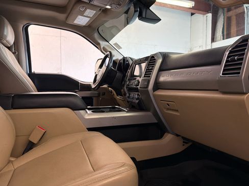 Used 2017 Ford F250 Lariat w/ Lariat Ultimate Package image 26