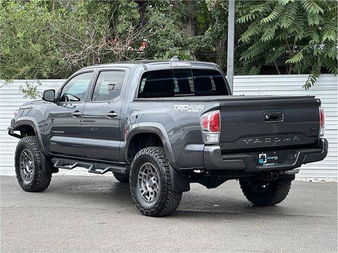 Used 2022 Toyota Tacoma TRD Sport w/ Technology Package AWD/4WD image 3