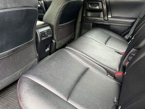 Used 2023 Toyota 4Runner TRD Off-Road Premium w/ Moonroof Package AWD/4WD image 4