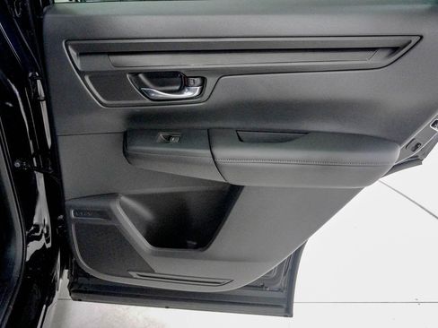 Certified 2025 Honda CR-V EX image 31