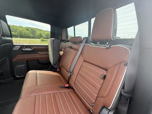 Used 2024 GMC Sierra 3500 Denali Ultimate AWD/4WD image 19