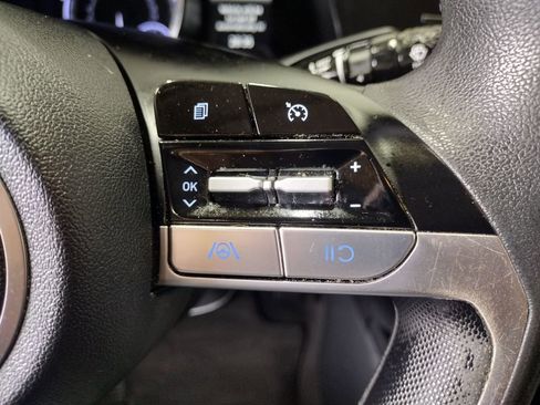 Used 2023 Hyundai Elantra Blue image 23