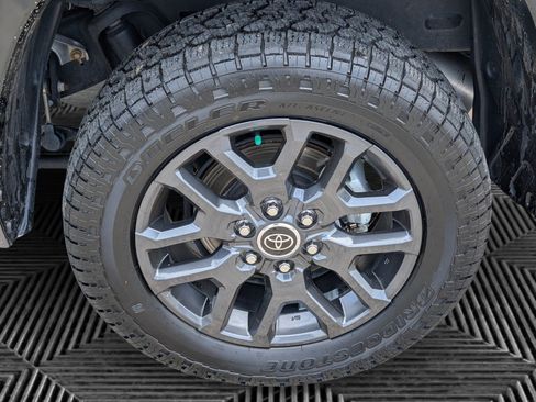 Used 2023 Toyota Tundra Platinum AWD/4WD image 28