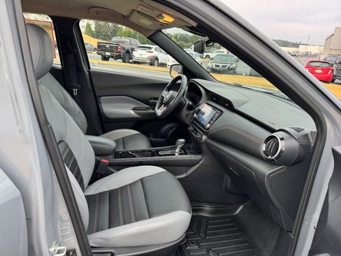 Used 2021 Nissan Kicks SR w/ SR Premium Package image 9