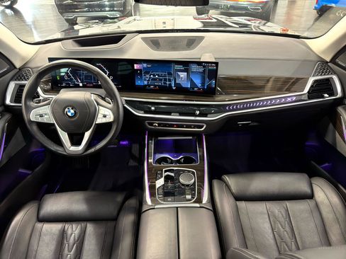 Used 2023 BMW X7 xDrive40i w/ Premium Package image 34