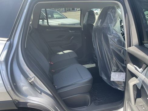 New 2026 Volkswagen Tiguan SE AWD/4WD image 6