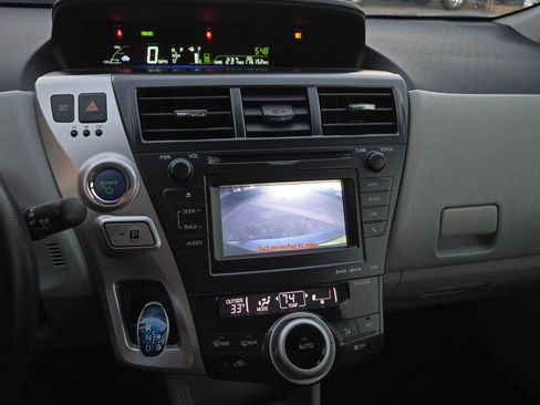Used 2013 Toyota Prius V Five image 7