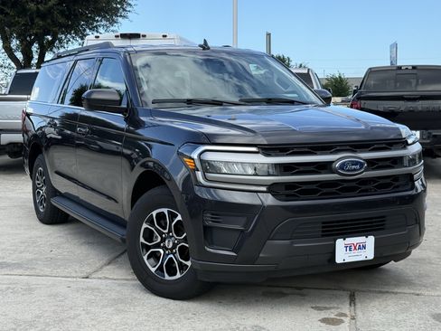 Used 2024 Ford Expedition Max XLT RWD image 2