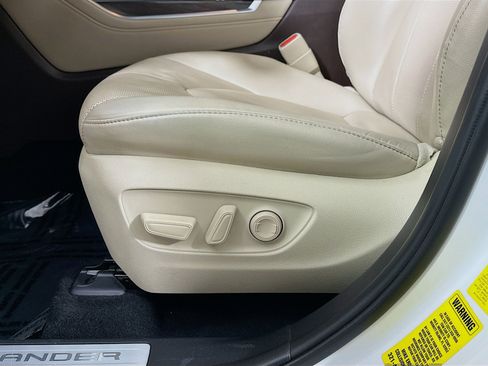 Used 2020 Toyota Highlander Limited image 20