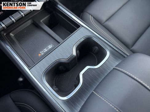 Used 2025 GMC Acadia Elevation w/ Elevation Premium Package image 28