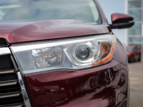 Used 2015 Toyota Highlander Limited Platinum AWD/4WD image 9