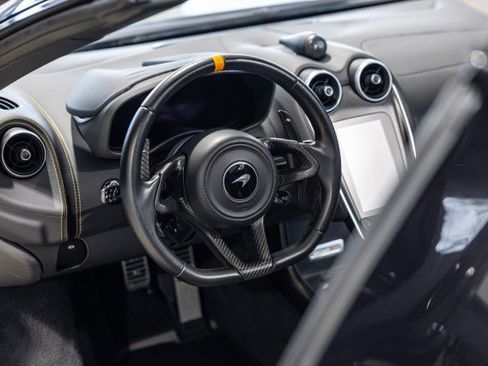 Used 2020 McLaren 600LT Spider RWD image 34