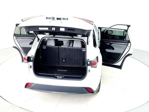 Used 2023 Toyota Highlander Limited image 23