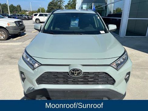 Used 2021 Toyota RAV4 XLE w/ Convenience Package FWD image 3