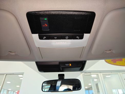 Used 2024 Mitsubishi Outlander SE image 33