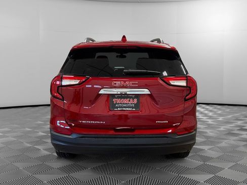 Used 2024 GMC Terrain SLE w/ Driver Convenience Package image 6