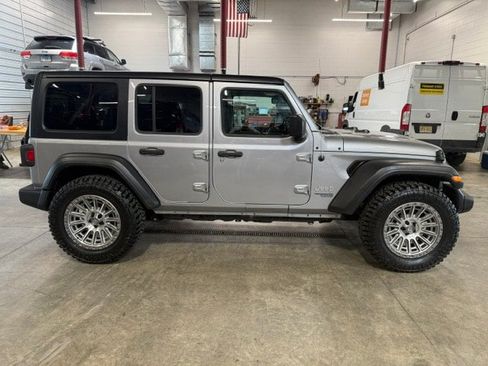 Used 2020 Jeep Wrangler Unlimited Sport AWD/4WD image 6