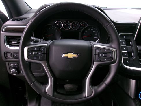 Used 2021 Chevrolet Suburban LT w/ Rear Media and Nav Package AWD/4WD image 8
