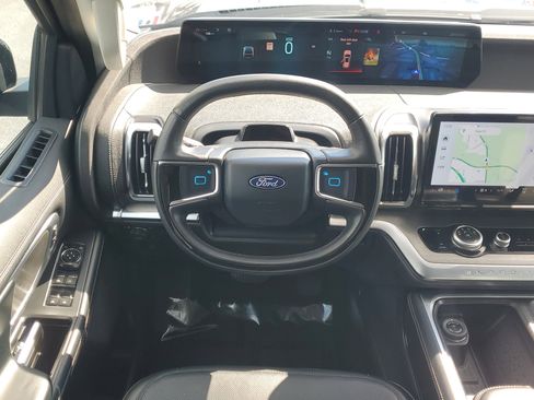 Certified 2025 Ford Expedition Max Platinum image 19