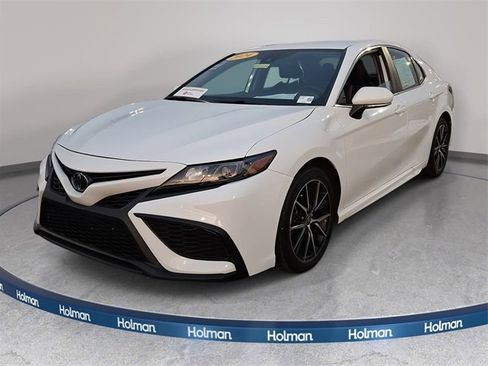 Certified 2024 Toyota Camry SE image 1