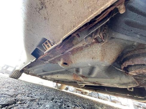 Used 2001 Pontiac Bonneville SE image 18