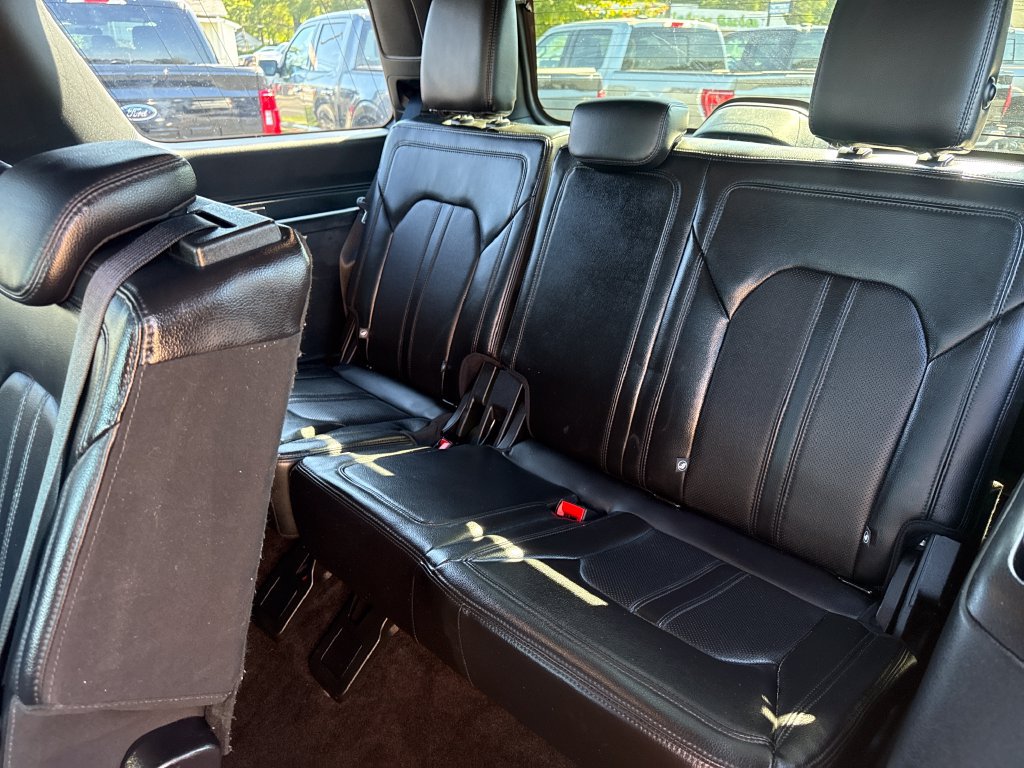 Used 2020 Ford Expedition Limited w/ Equipment Group 302A AWD/4WD image 19