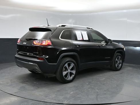 Used 2019 Jeep Cherokee Limited AWD/4WD image 2