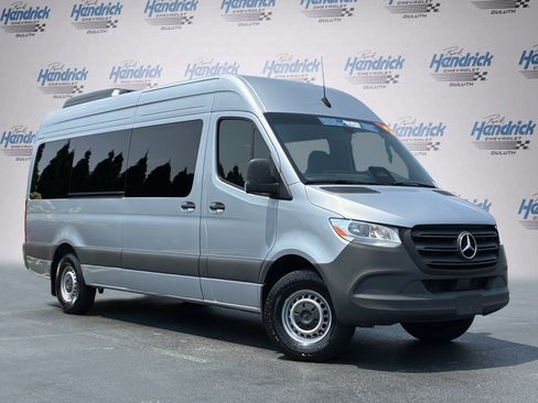 Used 2025 Mercedes-Benz Sprinter 2500 image 2