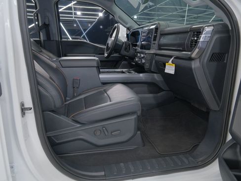 Used 2025 Ford F550 4x4 Crew Cab Super Duty image 52