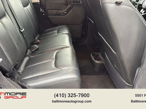 Used 2014 Jeep Wrangler Unlimited Sahara image 37