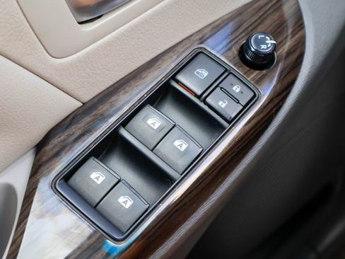 Used 2016 Toyota Sienna XLE FWD image 21