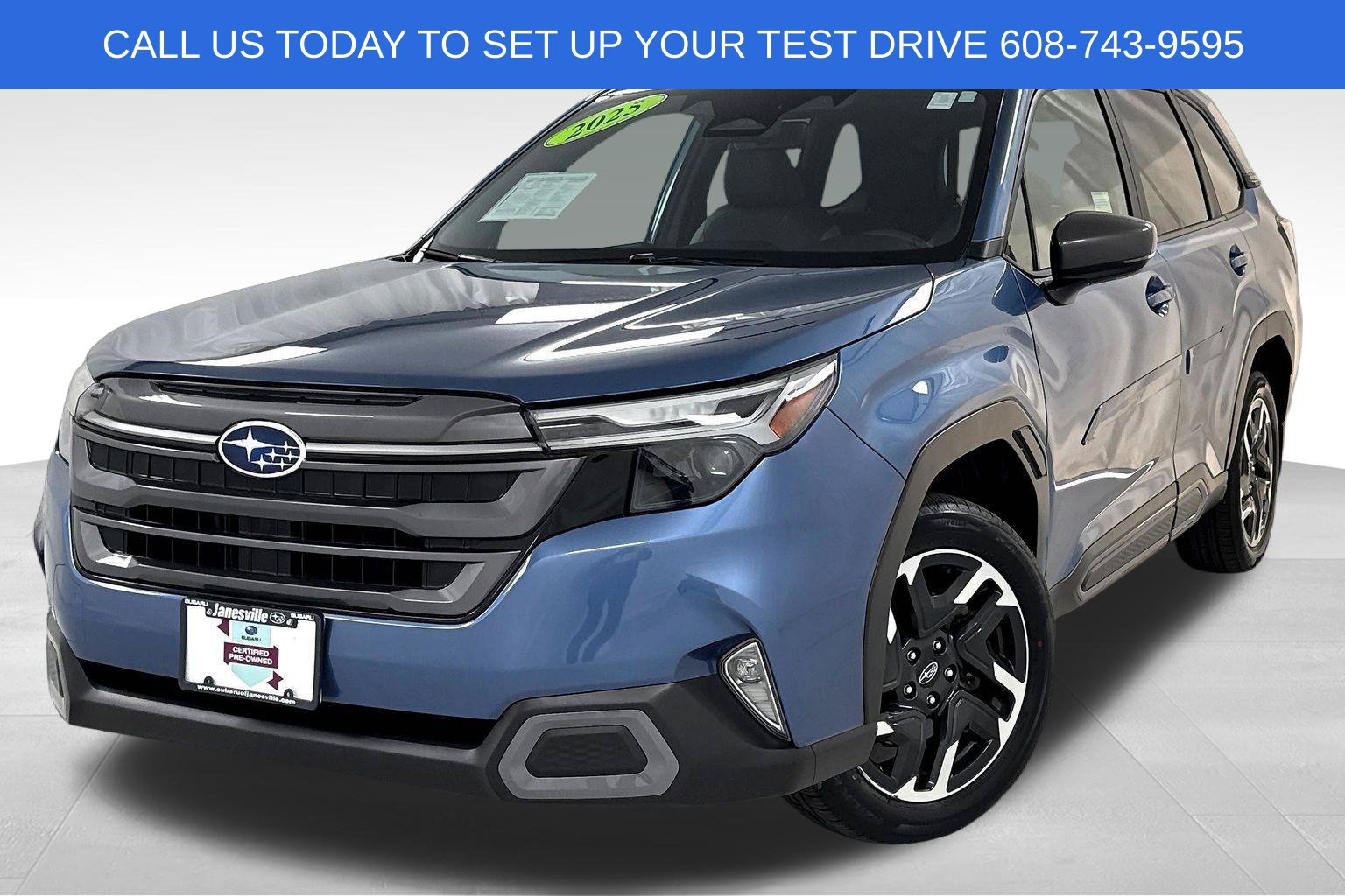 Used 2025 Subaru Forester Limited AWD/4WD image 3