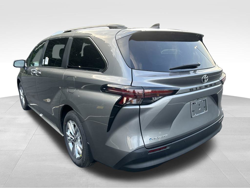 New 2026 Toyota Sienna XLE AWD/4WD image 3
