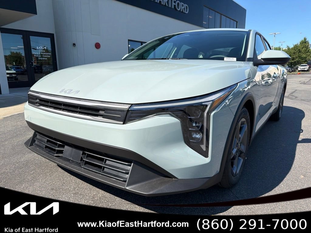 New 2026 Kia K4 FWD image 3