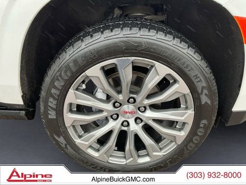 Certified 2022 GMC Yukon XL Denali w/ Denali Ultimate Package AWD/4WD image 14