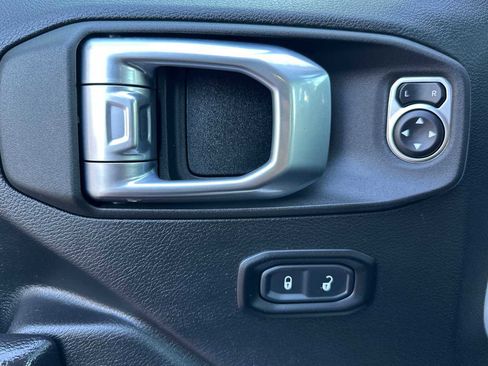 Used 2022 Jeep Wrangler Unlimited Rubicon 4xe w/ Steel Bumper Group image 10