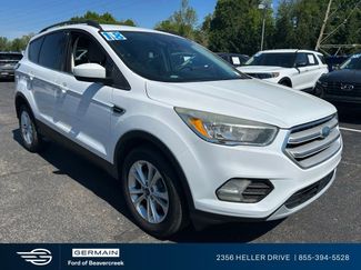 Used 2018 Ford Escape SE w/ Ford Safe & Smart Package AWD/4WD video 1
