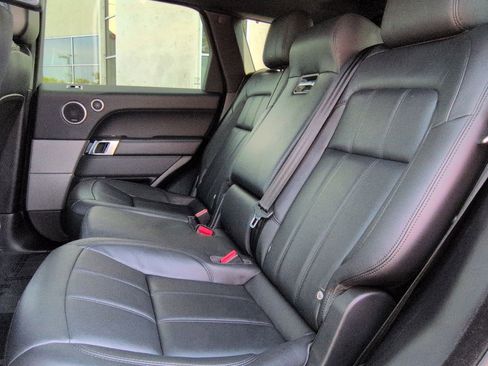 Used 2019 Land Rover Range Rover Sport SE image 23