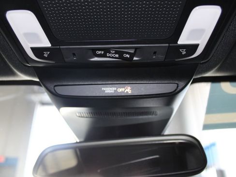 Used 2025 Honda HR-V Sport image 38
