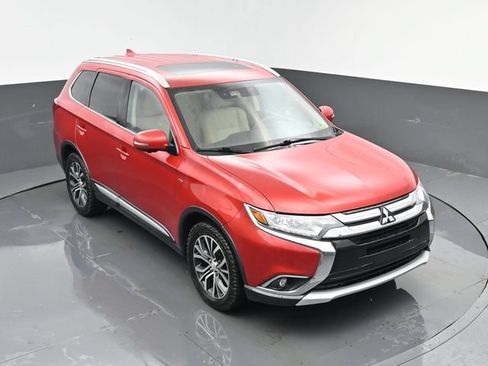 Used 2018 Mitsubishi Outlander GT AWD/4WD image 22