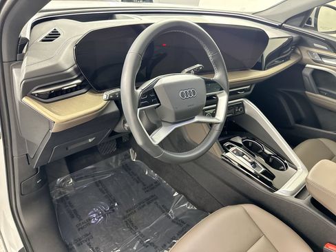 Used 2025 Audi Q5 Premium Plus w/ Premium Plus AWD/4WD image 23