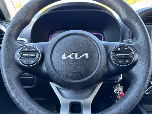 Used 2025 Kia Soul LX w/ LX Technology Package image 25