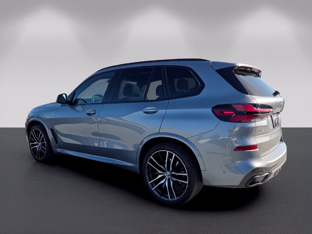 Certified 2026 BMW X5 sDrive40i w/ M Sport Package RWD image 6