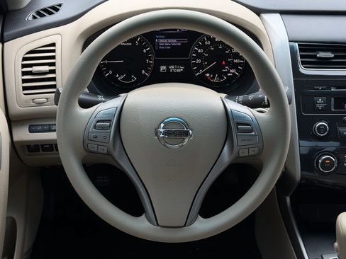 Used 2015 Nissan Altima 2.5 S w/ Power Driver Seat Package FWD image 14