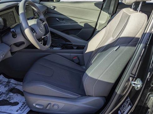 Certified 2022 Hyundai Elantra SEL w/ Convenience + Premium Package image 11