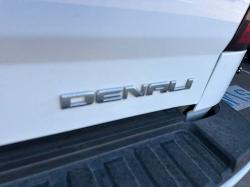 Used 2016 GMC Sierra 2500 Denali w/ Duramax Plus Package AWD/4WD image 10