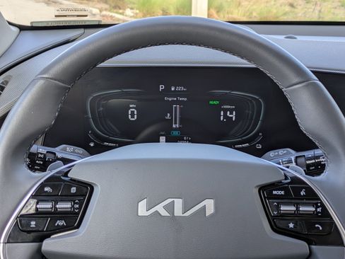 Certified 2024 Kia Niro EX Touring image 32