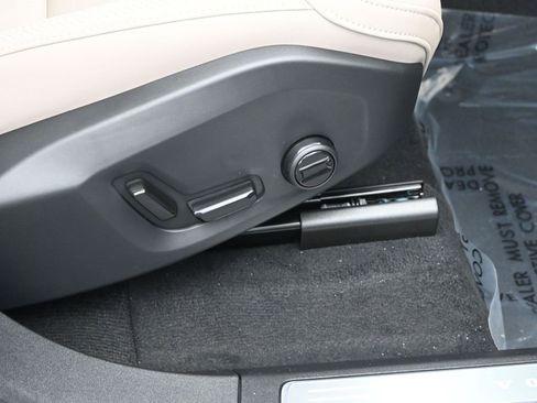 New 2026 Volvo XC90 B6 Plus w/ Protection Package Premier image 39